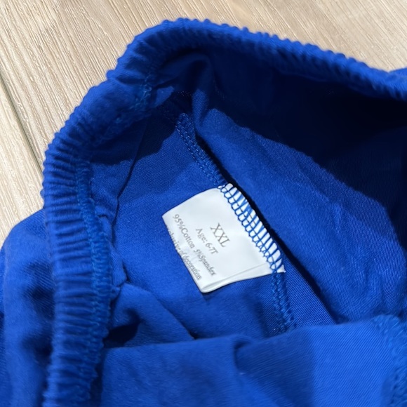 EUC Girls Size 5-6 Boutique Brand Ruffle Stretch Waist Shorts in Royal Blue - Picture 4 of 5